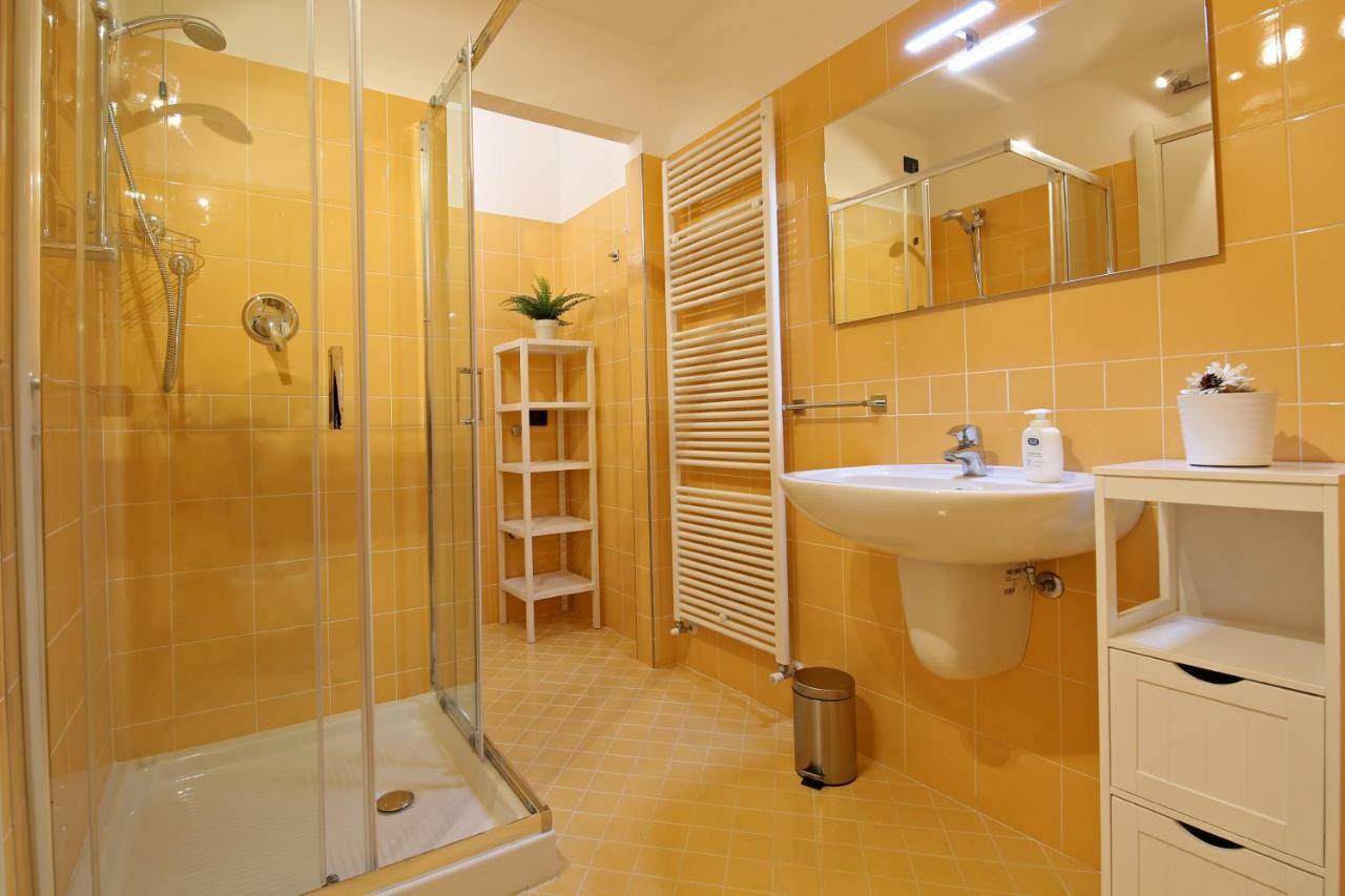 Bellagio Dreams Apt, Pool, With Private Garden, Near Lake Bagian luar foto